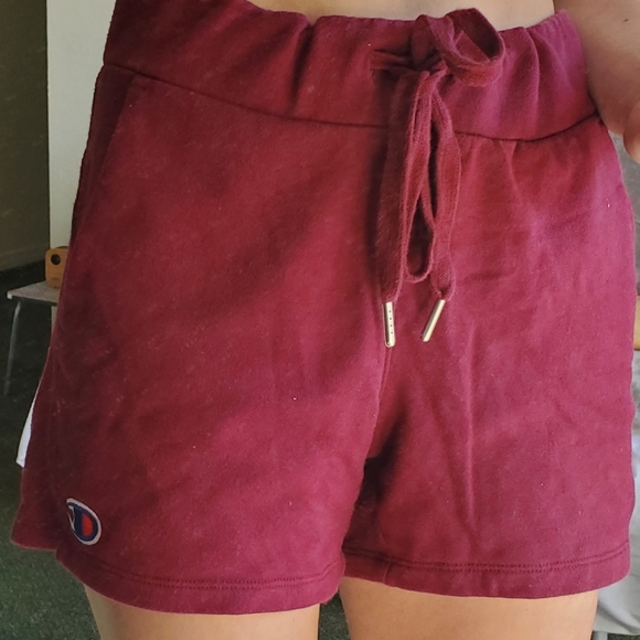 CHAMPION Jogger Style Shorts - Picture 2 of 3